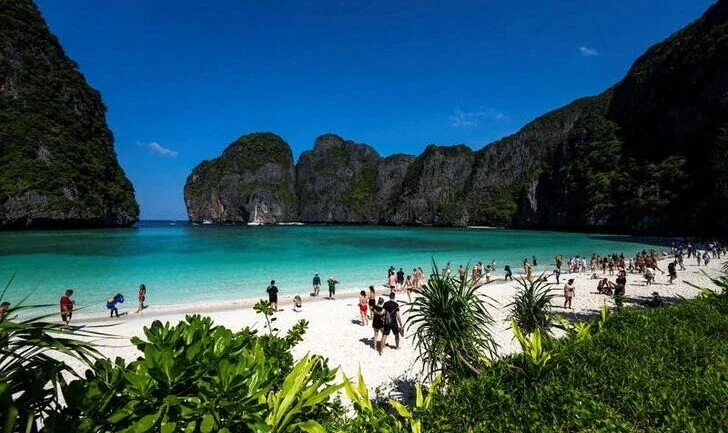 Tailândia volta a permitir visitantes em praia famosa por filme com DiCaprio