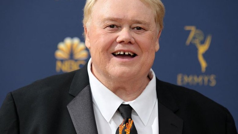 Ator vencedor do Emmy Louie Anderson morre aos 68 anos