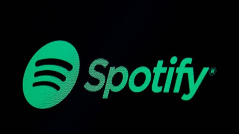 Joe Rogan pede desculpas e Spotify adiciona aviso a podcasts sobre Covid