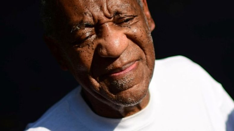 Mulher diz ao júri que Bill Cosby a forçou a praticar ato sexual