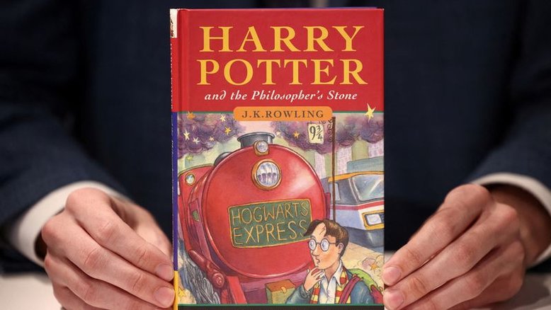 "Harry Potter e a Pedra Filosofal" comemora 25 anos mágicos