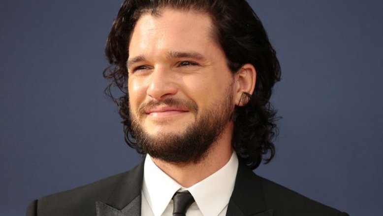 Emilia Clarke confirma participação de Kit Harington em spin-off de "Game of Thrones" sobre Jon Snow