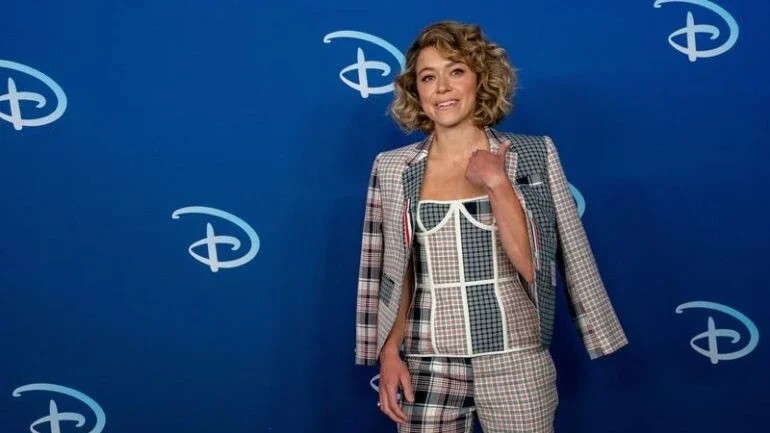 Mulher-Hulk da Marvel mostra superpoderes em série do Disney+
