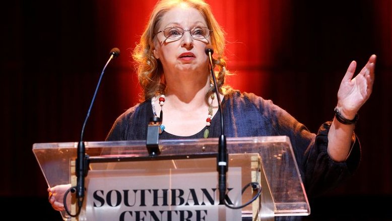 Morre Hilary Mantel, premiada autora britânica da trilogia "Wolf Hall"