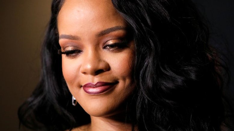 Rihanna admite estar nervosa para show do Super Bowl