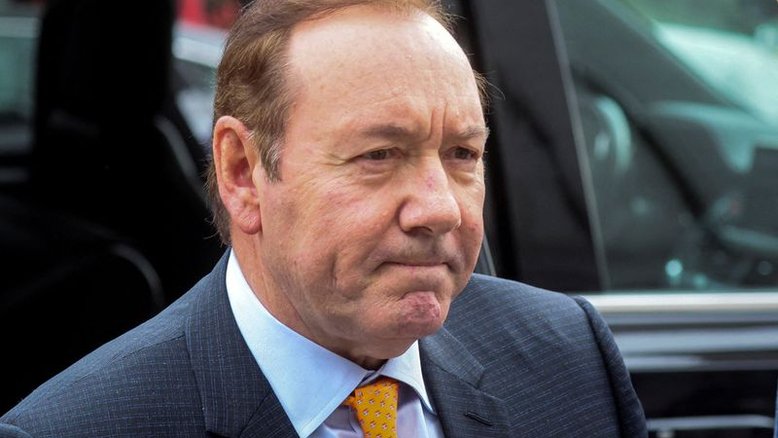 Ator Kevin Spacey enfrenta mais acusações de agressão sexual no Reino Unido