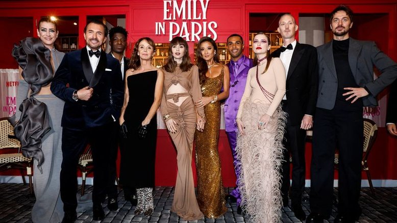 Série da Netflix "Emily em Paris" abraça estilo de vida francês em nova temporada