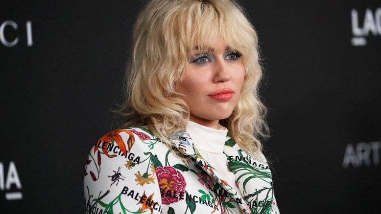 Miley Cyrus anuncia lançamento de novo single 'Flowers'
