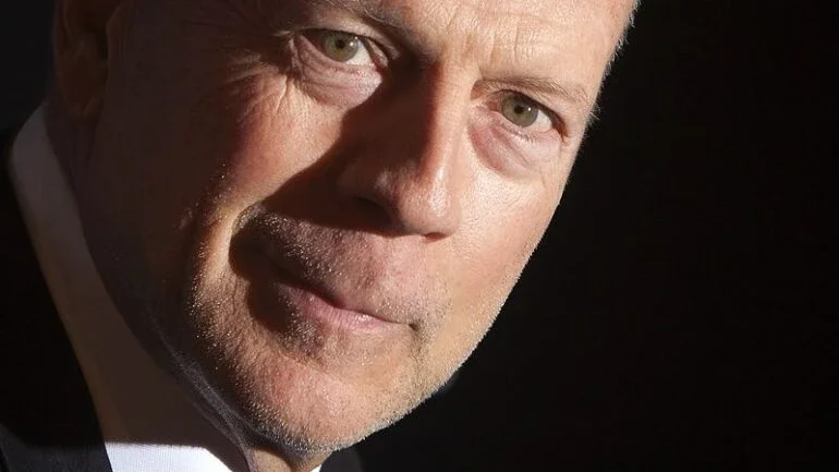 Bruce Willis vai se aposentar após diagnóstico de afasia, diz família