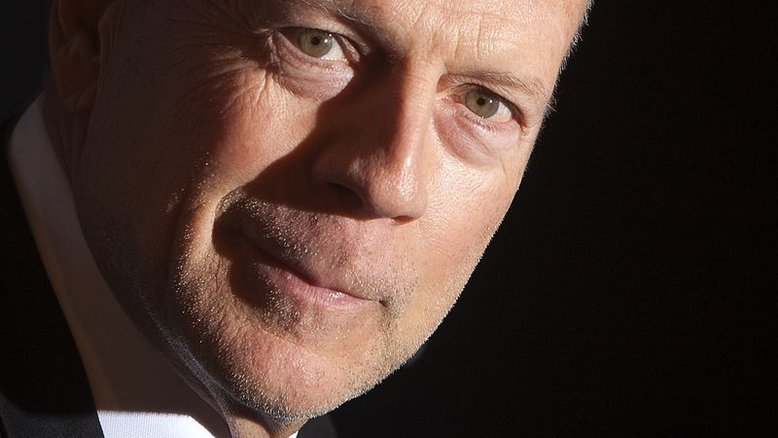 Após diagnóstico de afasia, Bruce Willis modifica divisão de herança de sua fortuna