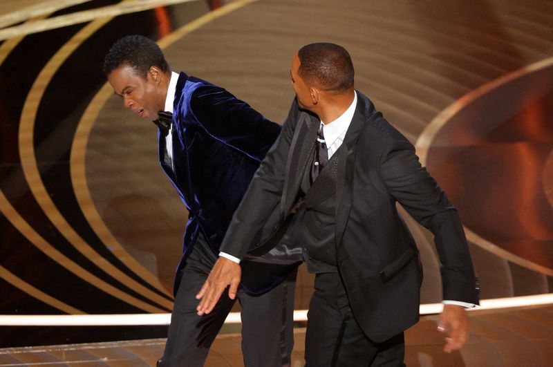 Após agredir Chris Rock no Oscar, Will Smith está fazendo terapia