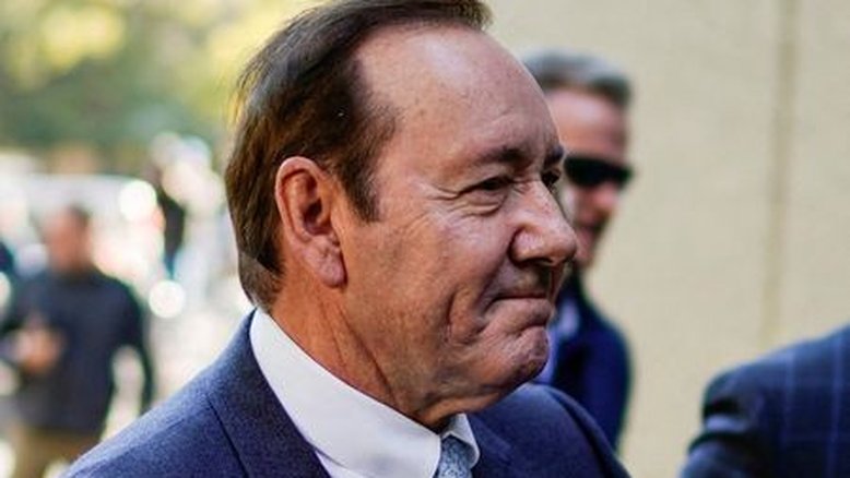 Kevin Spacey se declara inocente de mais acusações de crimes sexuais em tribunal britânico