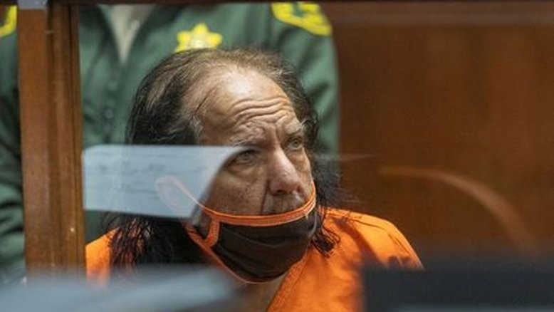 Ator pornô Ron Jeremy é considerado mentalmente incapaz para ser julgado por estupro