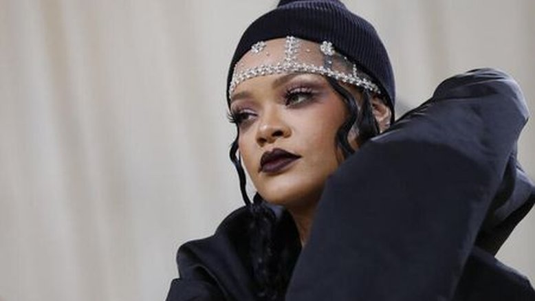 Rihanna fará retorno muito esperado aos palcos em show do intervalo do Super Bowl