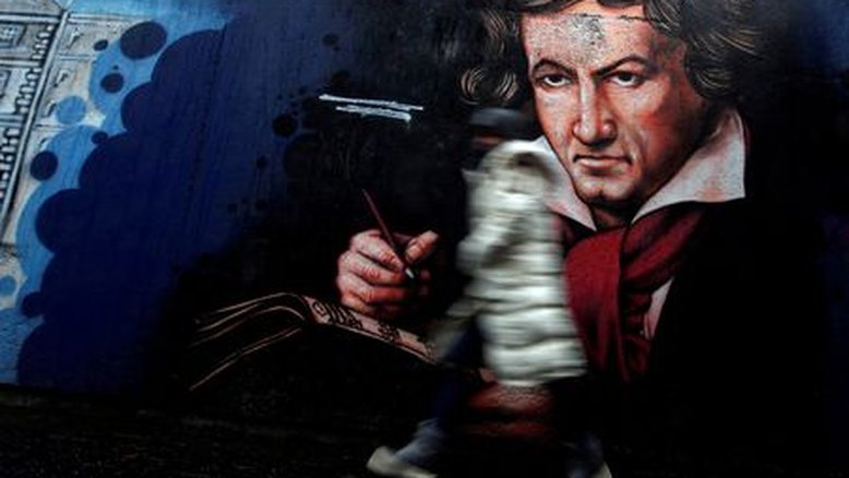 Mechas de cabelo de Beethoven mostram predisposições para doença que o matou