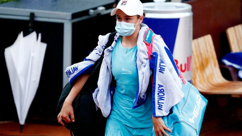 Lesão no braço obriga tenista Ash Barty a deixar torneio de Roma
