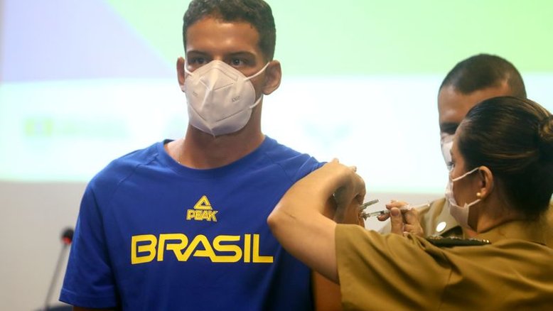 Brasileiros do tiro com arco estreiam em Tóquio no dia da cerimônia de abertura