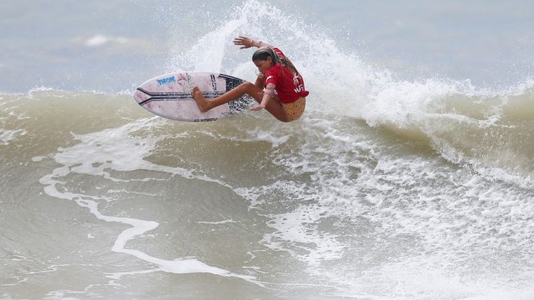 Inspirados por Ítalo, surfistas mirins sonham em manter Brasil na crista da onda