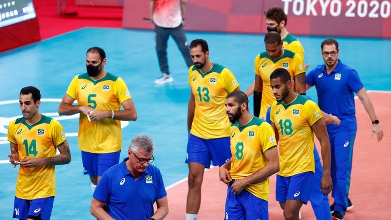 Brasil perde dos russos no vôlei masculino e disputará medalha de bronze