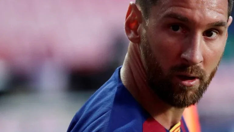 Messi é opção em avaliação pelo PSG, diz Pochettino