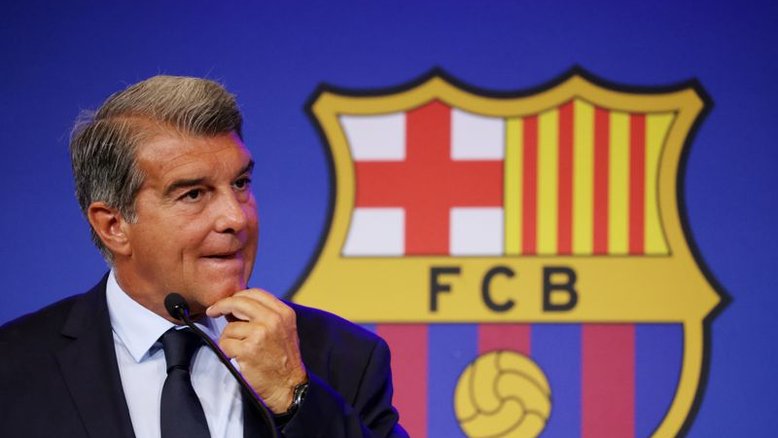 Barcelona pode sair de buraco financeiro em 18 meses, diz presidente