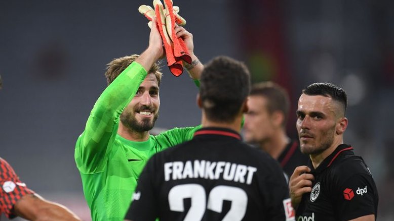 Frankfurt vence Bayern pela 1ª vez em 21 anos