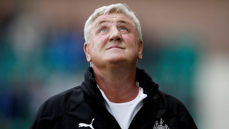 Técnico do Newcastle deixa o clube após venda para sauditas