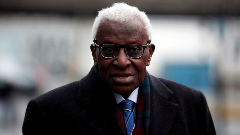 Condenado por corrupção, ex-chefe do atletismo mundial Lamine Diack morre aos 88 anos