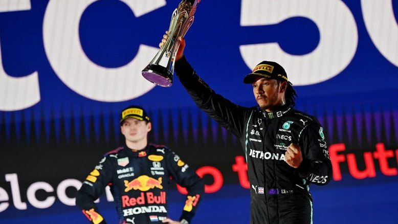 Damon Hill teme que história se repita em decisão do título da F1