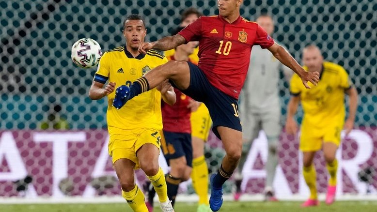 Espanha fica no 0 x 0 com a Suécia na Eurocopa; Eslováquia bate a Polônia