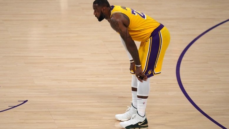 LeBron James culpa calendário congestionado por sequência de lesões na NBA