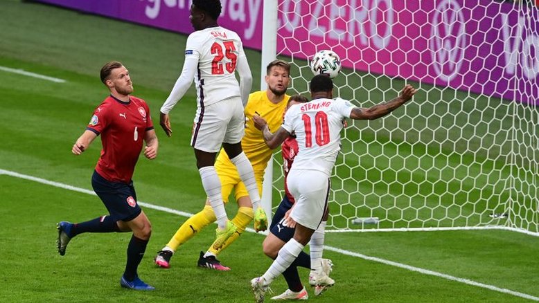 Inglaterra vai às oitavas da Euro como líder do Grupo D; Croácia e República Tcheca também avançam