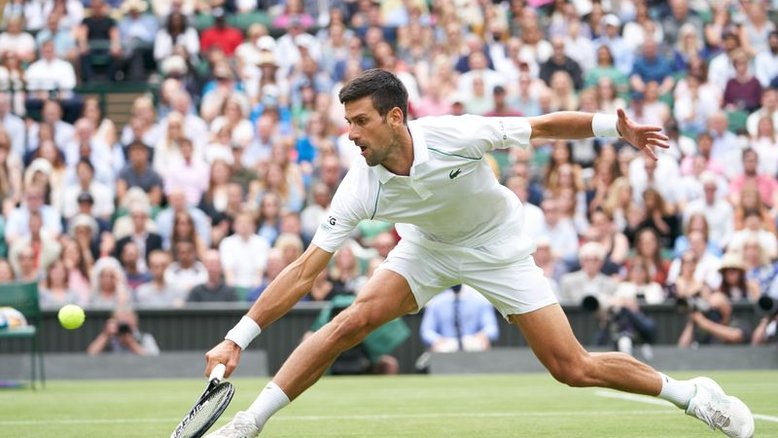 Djokovic alcança 10ª semifinal em Wimbledon; Federer é eliminado