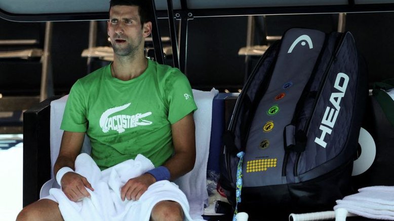 Recurso de Djokovic será ouvido no sábado após Austrália cancelar visto novamente