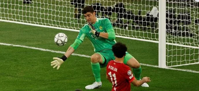Courtois rompe ligamento e só deve voltar a jogar pelo Real Madrid em 2024