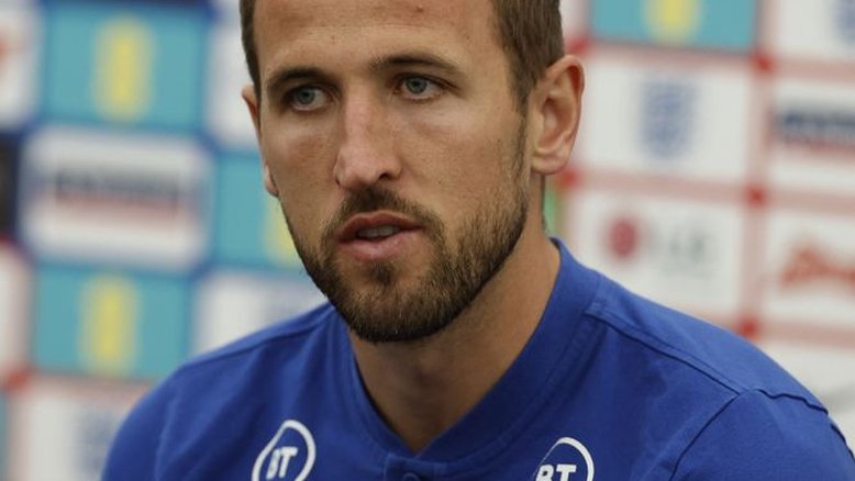 Harry Kane discute questões de direitos humanos do Catar com Eriksen e Lloris