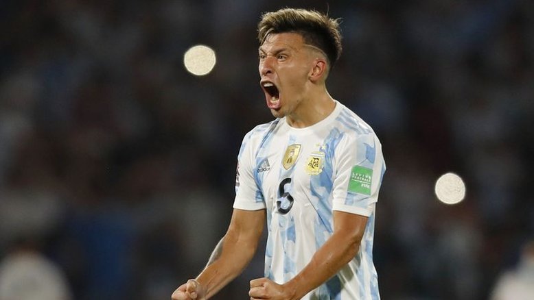 Manchester United fecha acordo de 67 mi de euros com Ajax para contratar zagueiro Martínez