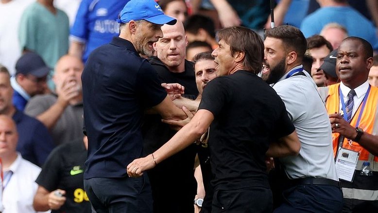 Conte e Tuchel são acusados de conduta imprópria após clássico acalorado em Londres