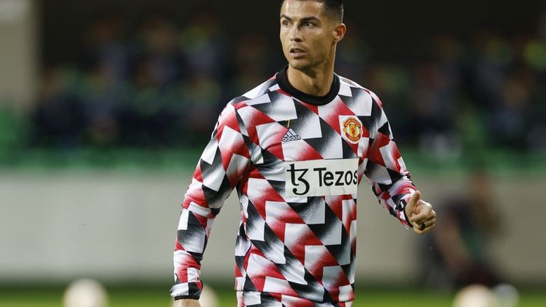 Cristiano Ronaldo é acusado de conduta imprópria após quebrar celular de torcedor