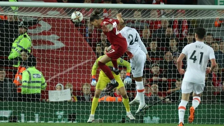 Liverpool vence com gol de Núñez; Manchester United bate Tottenham