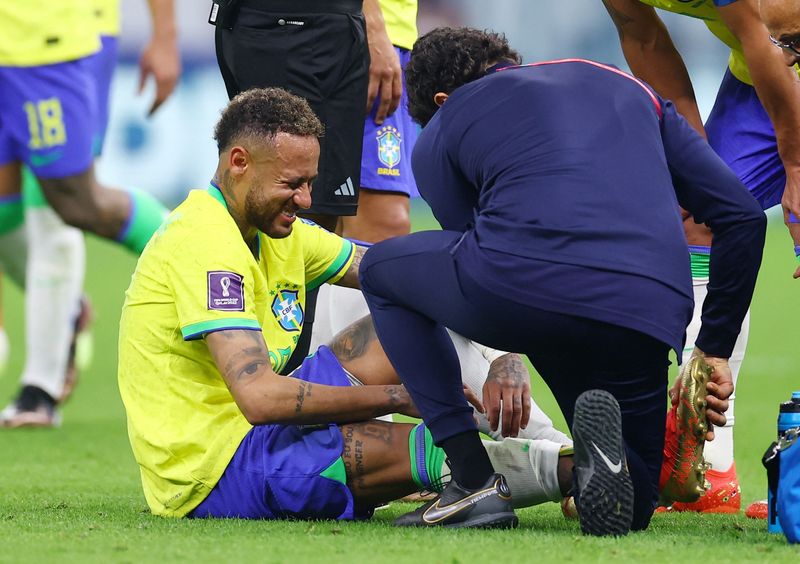 Ortopedista explica lesão no tornozelo de Neymar e futuro do jogador na Copa