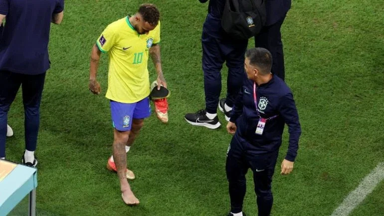 Neymar precisa ficar fora de campo para Brasil ter chance, prevê Sensitiva Jéssica