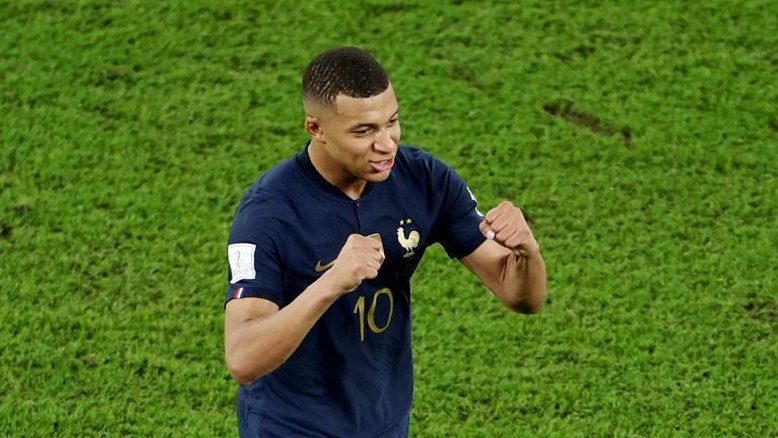 Mbappé pede orações para Pelé, internado em São Paulo: 'Rezem pelo Rei'