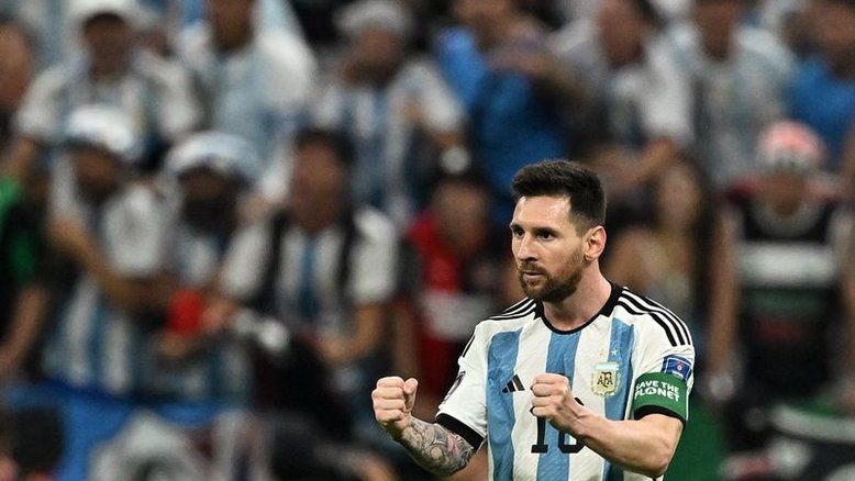 Veteranos Messi e Lewandowski se enfrentam por vaga nas oitavas de final