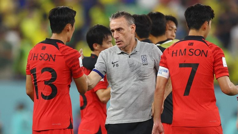Técnico Paulo Bento se diz orgulhoso da seleção sul-coreana, mas deixa cargo após derrota para o Brasil