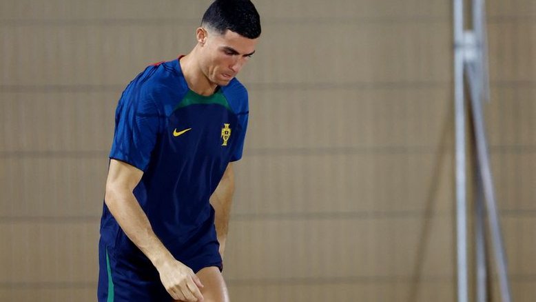 Cristiano Ronaldo começa no banco em duelo de oitavas contra Suíça