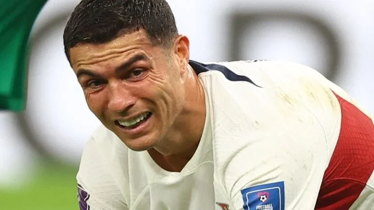 Cristiano Ronaldo diz que dedicação a Portugal não mudou, mas vai "esperar que o tempo seja bom conselheiro"