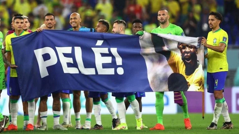 Pelé segue apresentando melhora do estado clínico e não tem previsão de alta, diz boletim