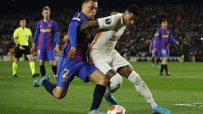 Barcelona empata sem gols com Galatasaray na Liga Europa; Rangers bate Estrela Vermelha