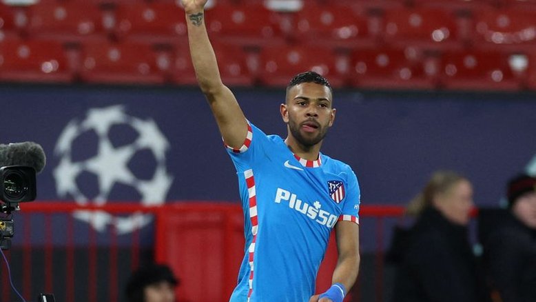 Atlético vence no Old Trafford e elimina Manchester United; Benfica derrota Ajax